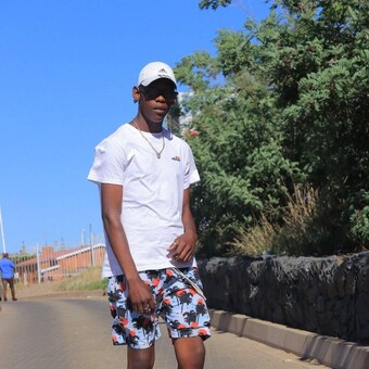 R&uacute;ss At&aacute;ng