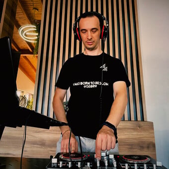 Dj Crystino