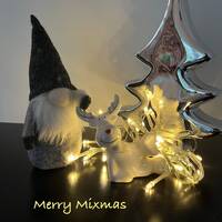 Ramblin' Tunes - Merry MixMas by Pat