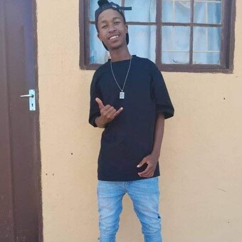 Montsho Lucky Lehlohonolo