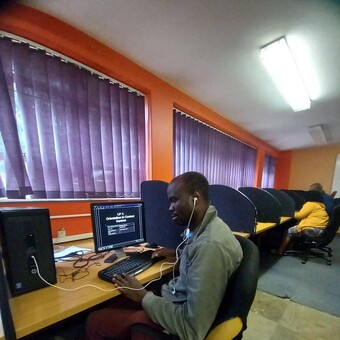 Kefentse Mowale