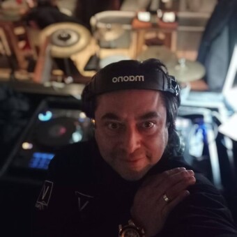 Jonathan Berman DjTaz