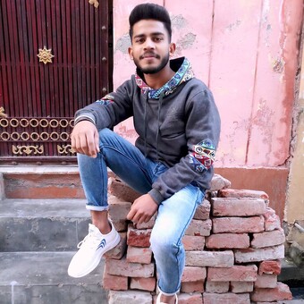 Abh&icirc; Anand