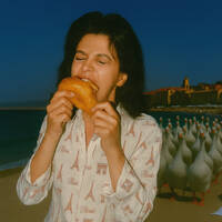 niveau d'alerte vin rouge 01 - birte vier - 13.07.25 by stayfm