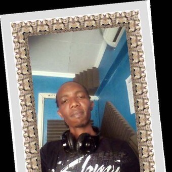 Tush the selekta