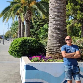 Zsolt Cs&aacute;sz&aacute;r