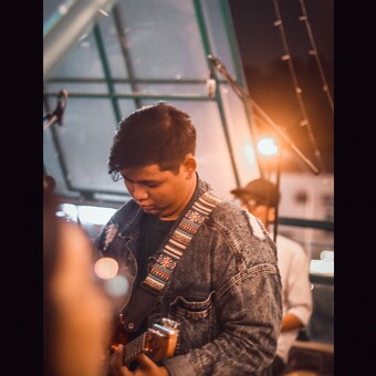 Ho&agrave;ng Long Dương