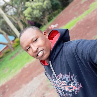 Alex Mwangi M