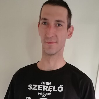 Lov&aacute;szi Andr&aacute;s Resident