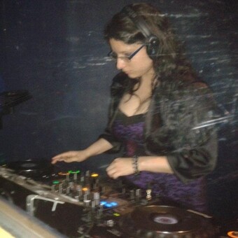 Dj Evelyn Urresti
