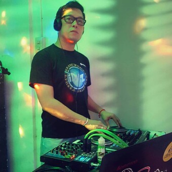 DJ AWENG ( DM25 MUSIC GROUP ) AND VOLUME XXIII SL