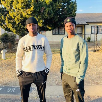 Chom&iuml; Nang&uacute; Steve