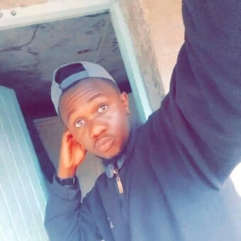 R&euml;&iacute;v&atilde;h M&ntilde;&agrave;ŕ&eacute;h