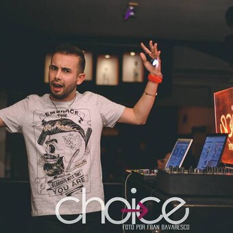 Deejay Kadu Martinez