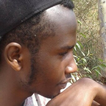 Pinchez Versace Babaake