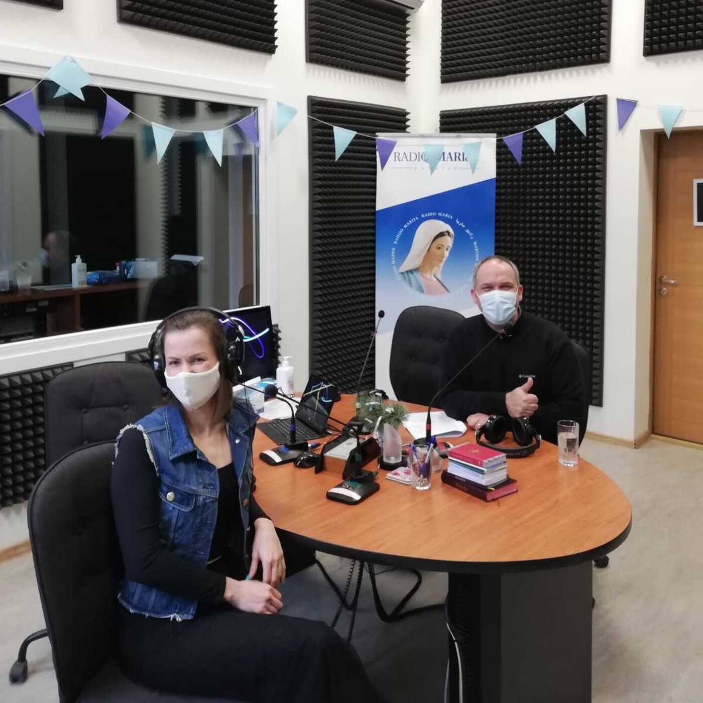 Rīta cēliens | RML S06E063 | Izdari labu darbu! Akcija "Zvaigzne Austrumos" | Pēteris Eisāns, Līva Eglīte | Māris Veliks | RML komanda | 14.12.2020 episode artwork