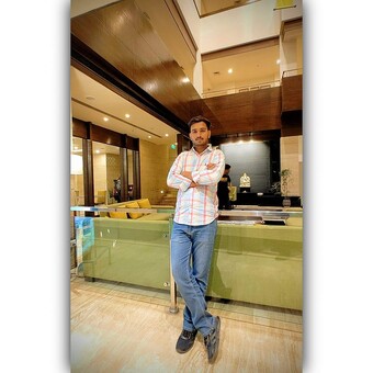 Ł&ugrave;ćk&yuml; V&ecirc;ŕm&acirc;