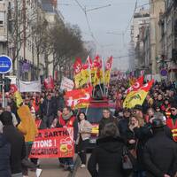 Flash spécial en direct de la manifestation du 31 janvier 2023 - 16 heures by Frequence Sillé