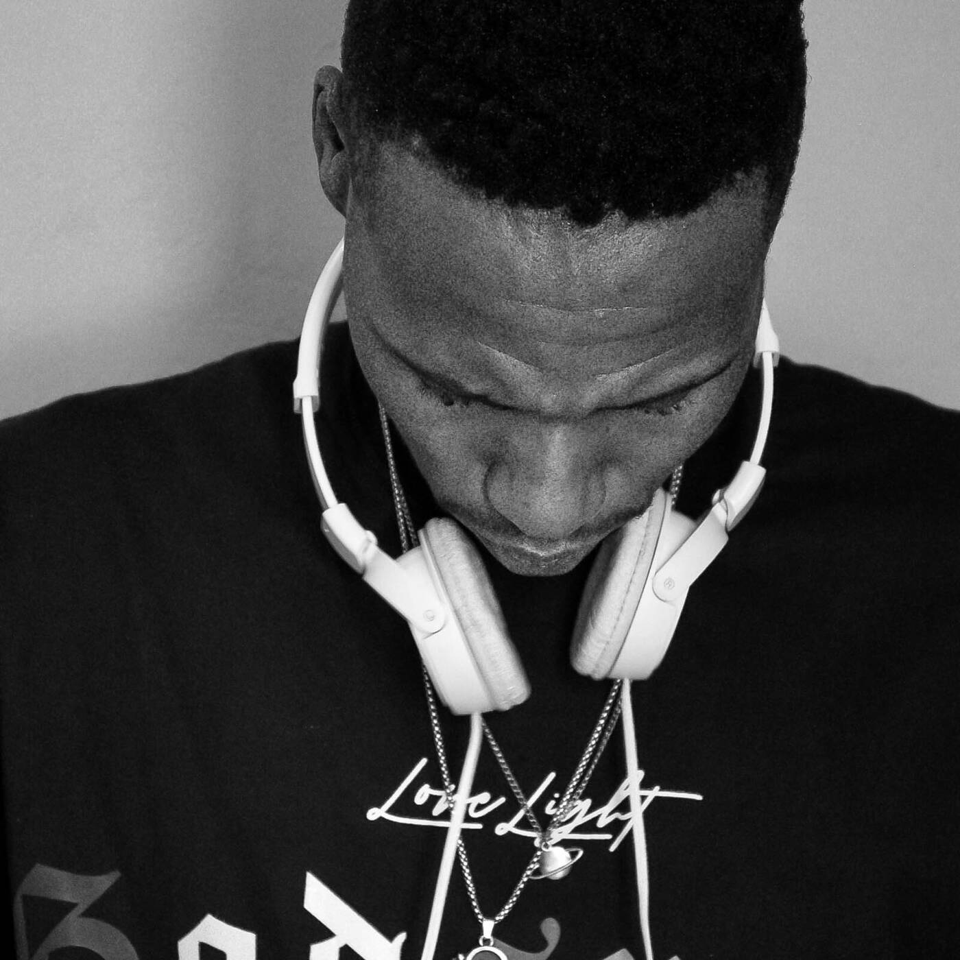 Khamusique - Let The House Music Play (Chilled Mix)