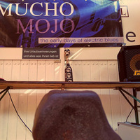 Mucho Mojo im Kunsthaus Michel - Hound Dog - mit Milo, dem Dackel (Zugabe) by MCEvergreen