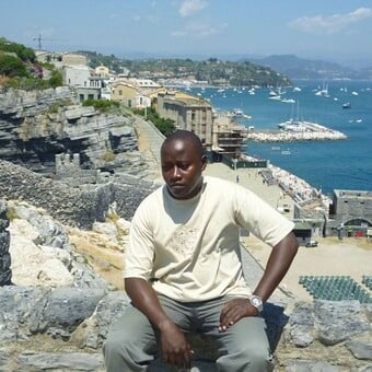 Kenny Mw&agrave;z Nj&ouml;r&ouml;z