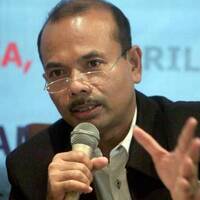 2016-12-15 Topik Idola - Narasumber Andrinof A Chaniago by Radio Idola Semarang