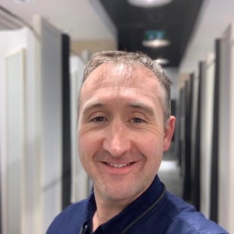Damian Holt