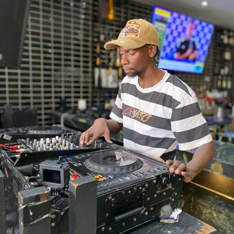 Siphelele VyruzDj Ngobeni