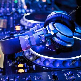 Deeja&yacute; Senioř