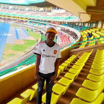 P&iacute;&ntilde;&ccedil;h&eacute;z Mj&uacute;v&eacute;