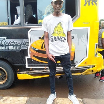 Sh&auml;k&ucirc;r Mūrr&aring;y