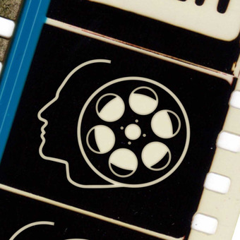 Derri&egrave;re l'image