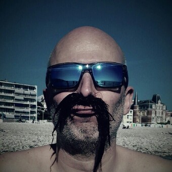 &Oacute;liv&eth;ur Gu&yacute;son