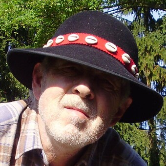 Peter Peress&eacute;nyi