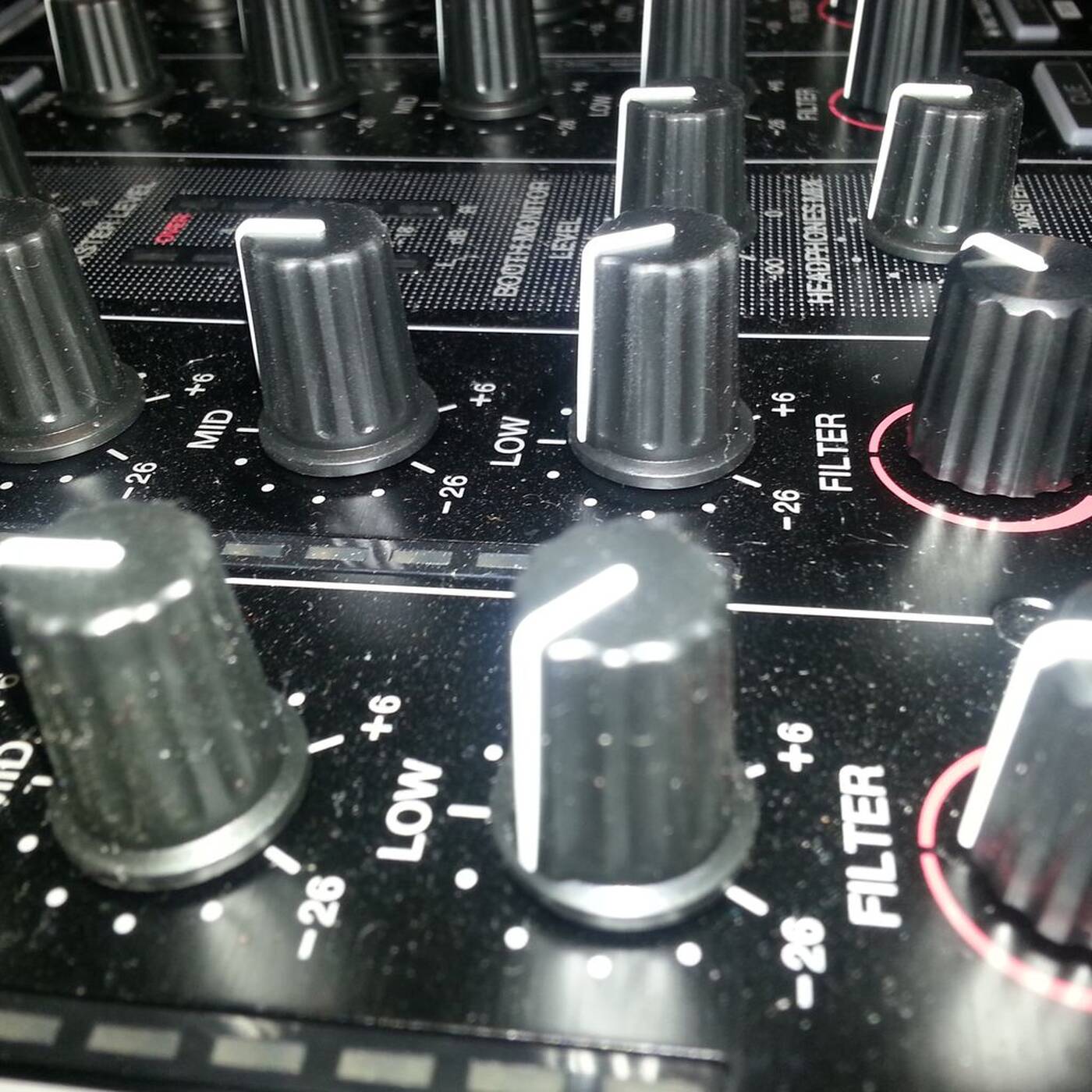 HOUSE SESSIONS VOL 34 (SENSATIONAL VIBES) episode artwork