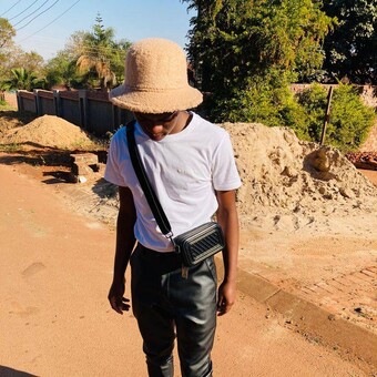 Zwoluga Poto Madzhie