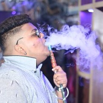 J&uuml; S T&iuml;&ntilde;