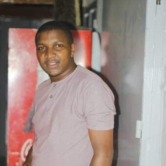 Ellah Einsteins Senior