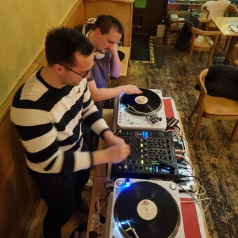 vinylguyZ