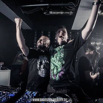 Matt M. Maddox &amp; Feedi