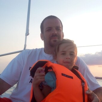 L&aacute;z&aacute;r P&eacute;ter