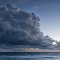 Nubi Di Un Mare Lontano - Clouds over a distant sea by tynlander