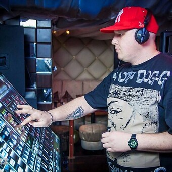 андрей яничкин