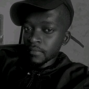 Jayy R Th&euml;&eacute; Guyy