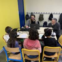 Emission école primaire Florence Aubenas. by Frequence Sillé