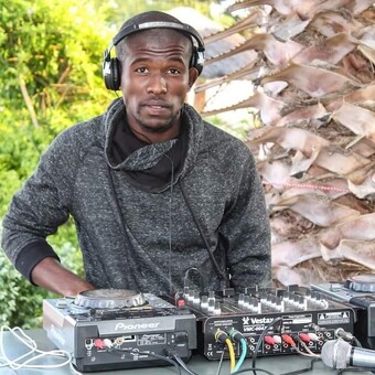Anderson Nel Deep Molefe