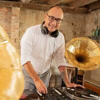 Electro-Swing-Dance by DJ noir.man