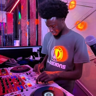 DJ Dekons