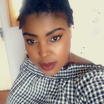 Aqua-Pinkx MmaAtli Van Molobi