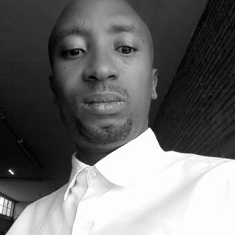 Floyd Sthembiso Dlabathi